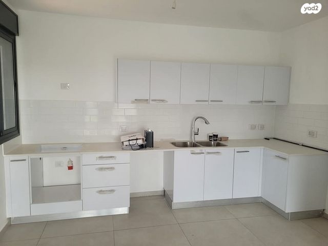 דירה, יצחק שמיר, נווה שרון / שער העיר, נתיבות