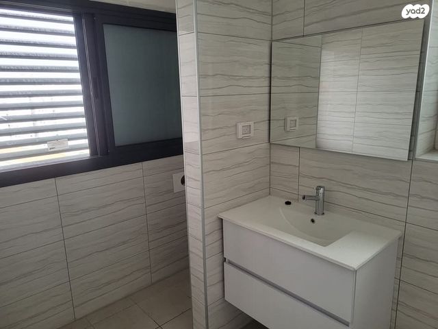 דירה, יצחק שמיר, נווה שרון / שער העיר, נתיבות