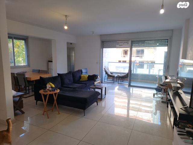 דירה, זאב ז'בוטינסקי 48, אגרובנק, חולון