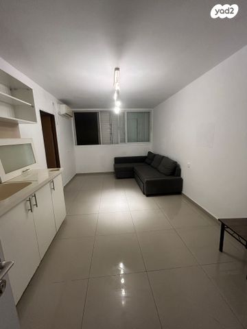 דירה, קרית ביאליק