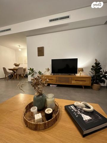 דירה, דרך מנחם בגין, מונטיפיורי, הרכבת, תל אביב יפו