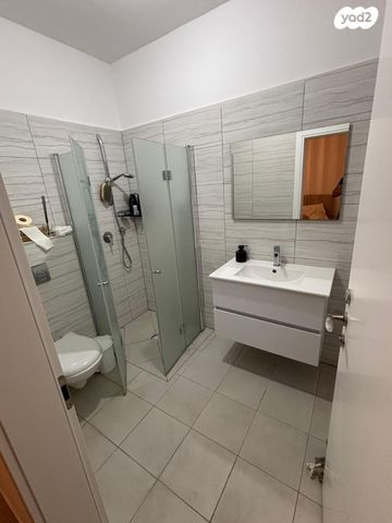 דירה, יצחק שמיר, נווה שרון / שער העיר, נתיבות