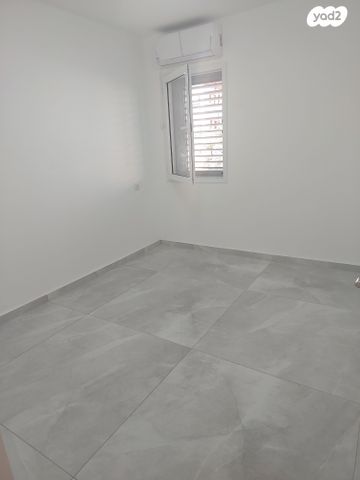 דירה, אלופי צה"ל, קרית שרת מערב, חולון