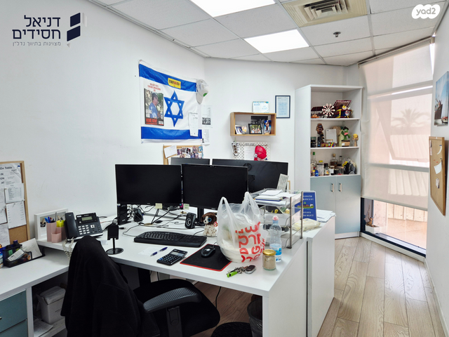 משרדים, החורטים, אזור תעשיה א, חולון