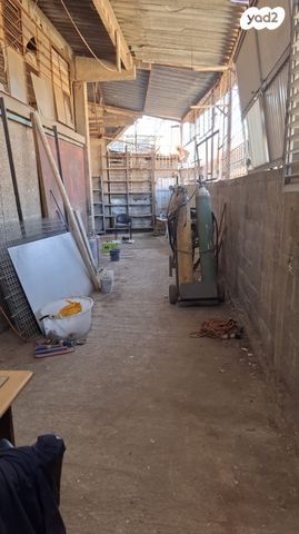 מחסנים, רסקו ב', חולון