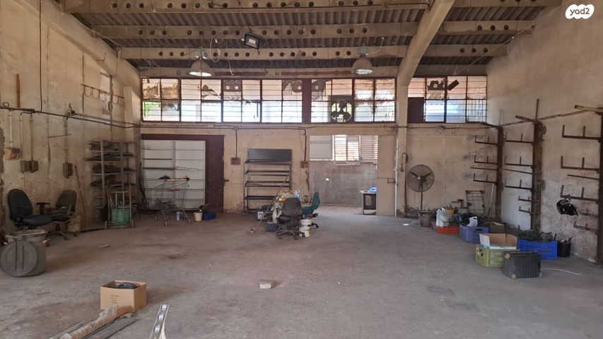 מחסנים, רסקו ב', חולון