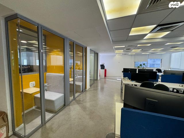 משרדים, בורסה, רמת גן