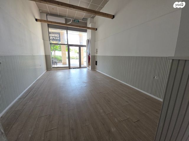 חנויות/ שטח מסחרי, דרך ארץ, אבני חן, חריש