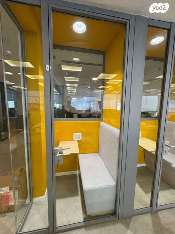 משרדים, בורסה, רמת גן