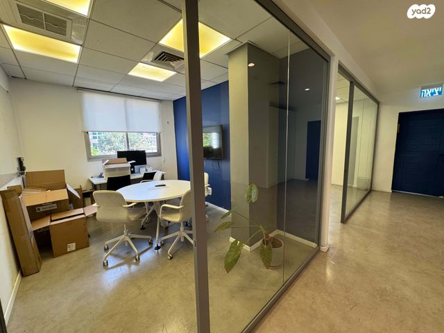 משרדים, בורסה, רמת גן