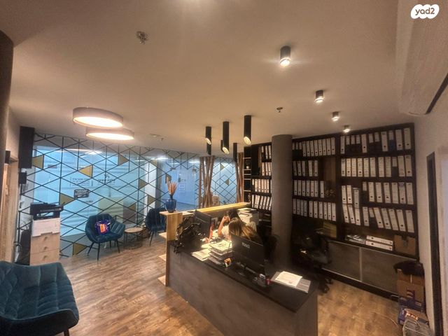 משרדים, הגדוד העברי, מגדל, אשקלון