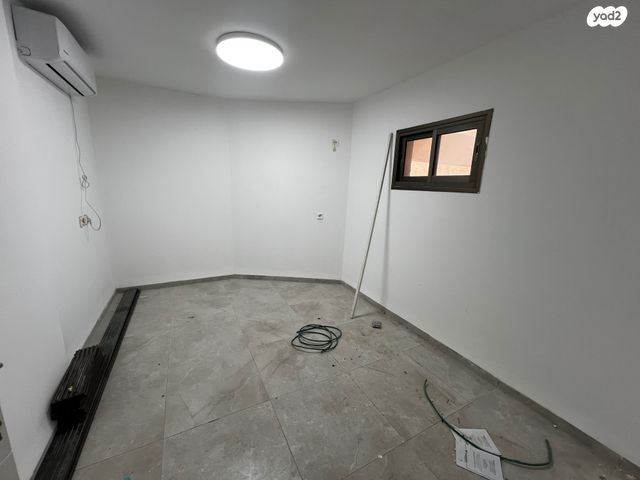 משרדים, העצמאות, מרכז העיר, קרית אתא