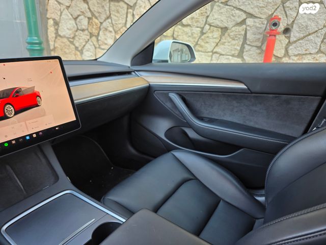 מודעת רכב טסלה מודל 3