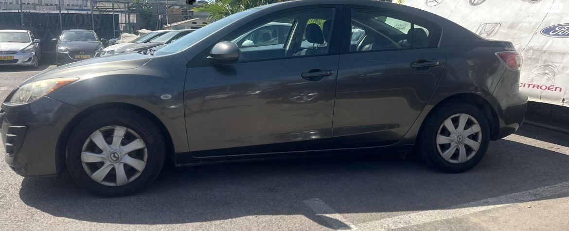 מודעת רכב מאזדה 3