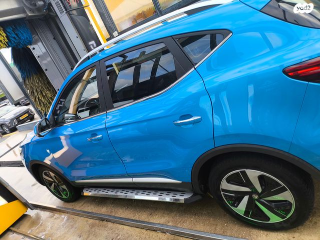 מודעת רכב אם ג'י ZS