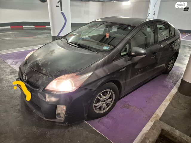 טויוטה פריוס