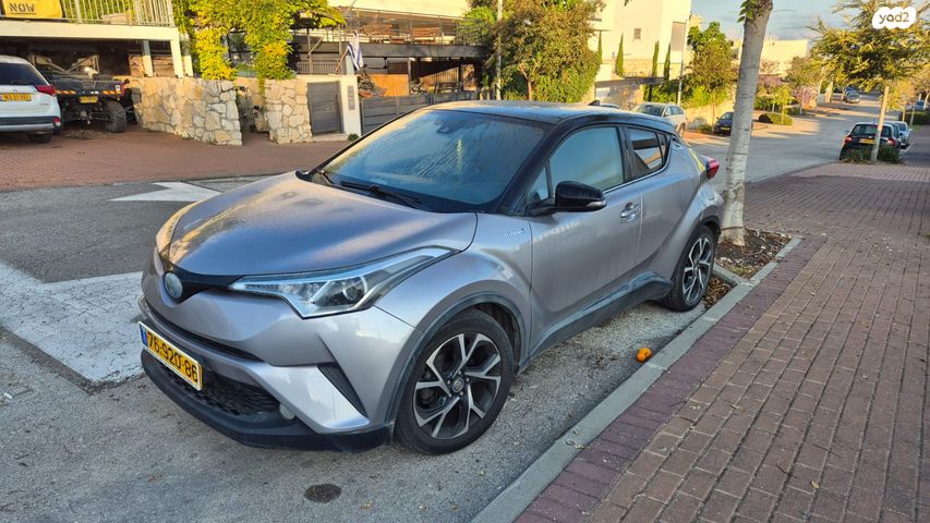 מודעת רכב טויוטה C-HR