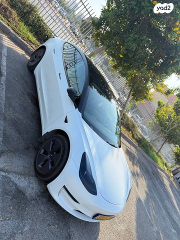 מודעת רכב טסלה מודל 3