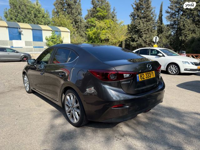מודעת רכב מאזדה 3