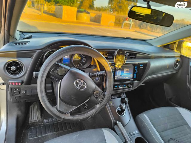 מודעת רכב טויוטה אוריס