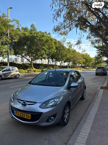 מודעת רכב מאזדה 2