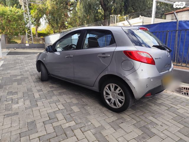 מודעת רכב מאזדה 2