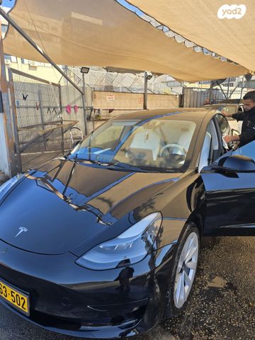 מודעת רכב טסלה מודל 3