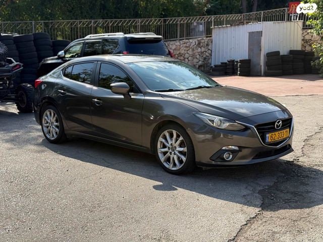 מאזדה 3