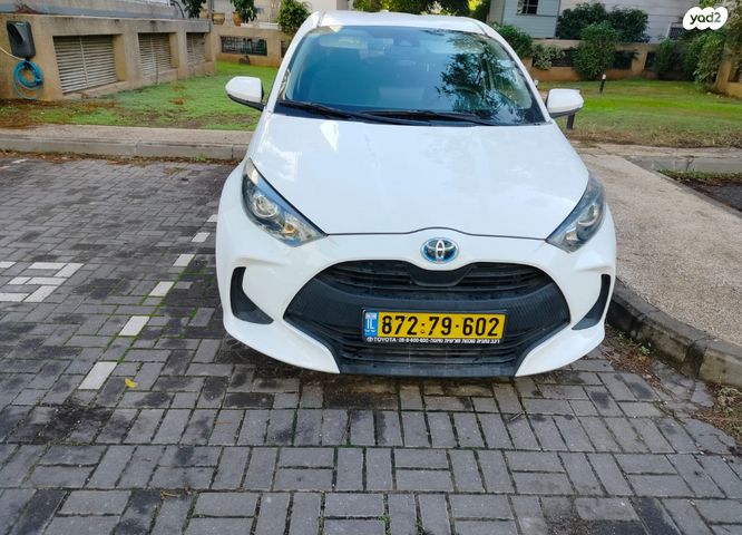 טויוטה יאריס