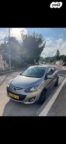 מודעת רכב מאזדה 2