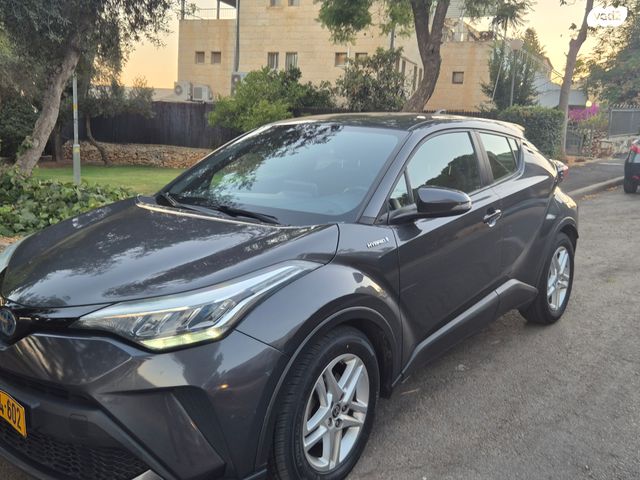 מודעת רכב טויוטה C-HR