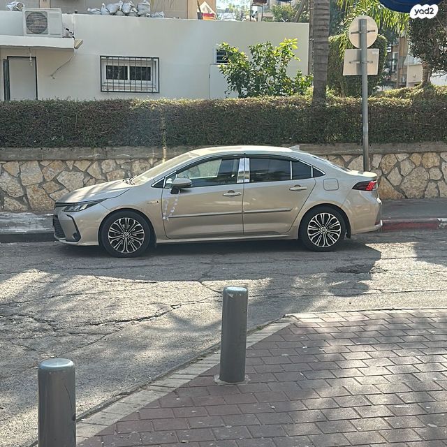 מודעת רכב טויוטה קורולה