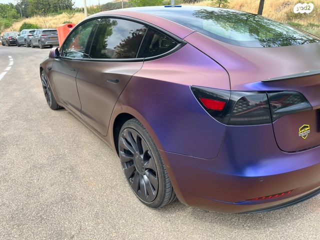 מודעת רכב טסלה מודל 3