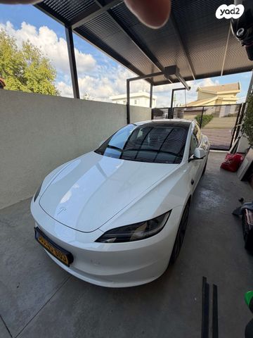 מודעת רכב טסלה מודל 3