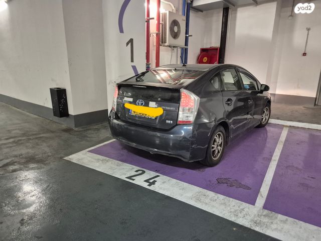 טויוטה פריוס