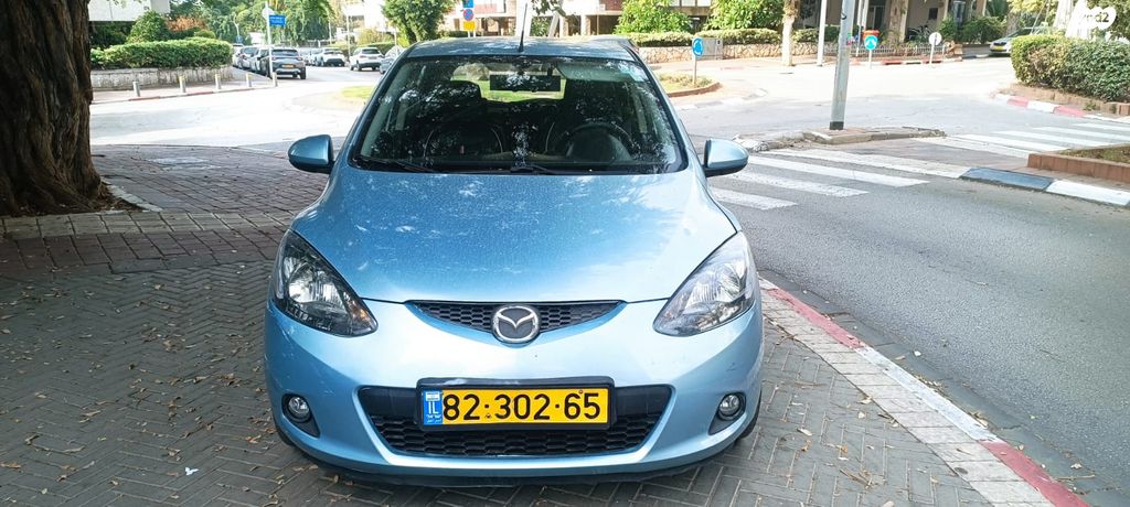 מודעת רכב מאזדה 2