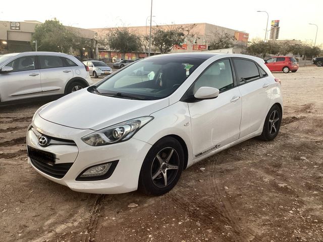 יונדאי i30