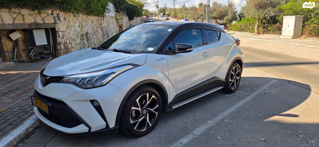 מודעת רכב טויוטה C-HR
