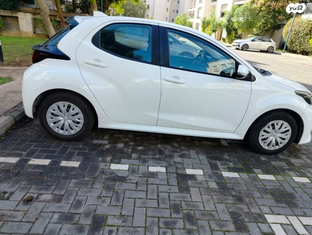 טויוטה יאריס