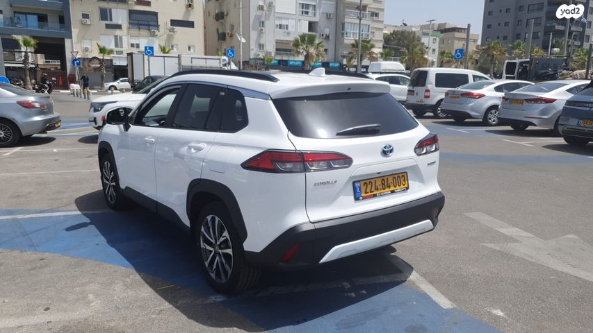 טויוטה קורולה קרוס