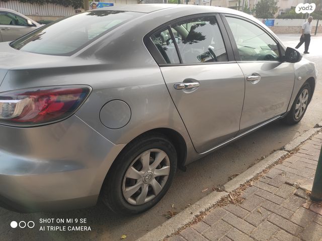 מודעת רכב מאזדה 3