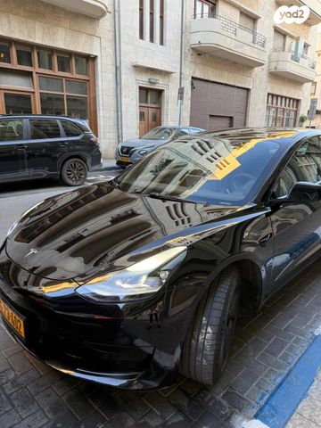 מודעת רכב טסלה מודל 3