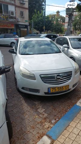 מודעת רכב אופל אינסיגניה