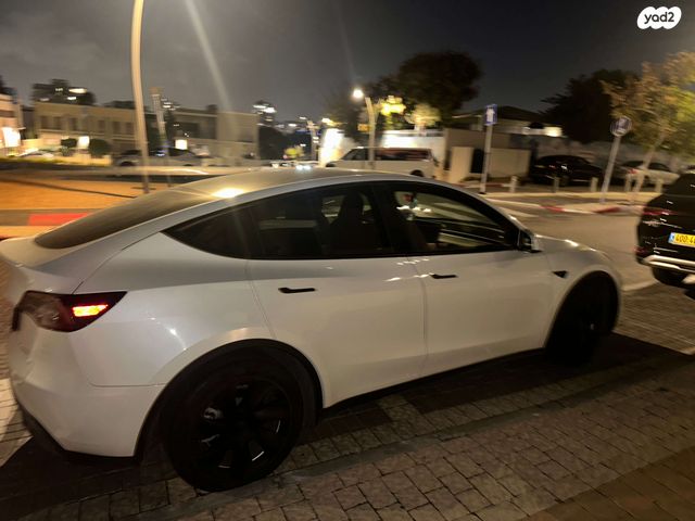 מודעת רכב טסלה מודל Y