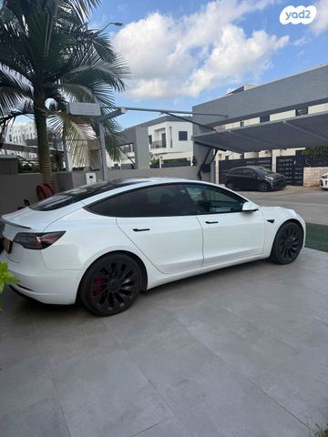 מודעת רכב טסלה מודל 3