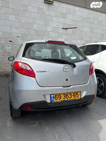 מודעת רכב מאזדה 2