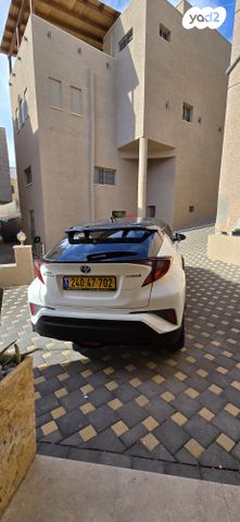 מודעת רכב טויוטה C-HR
