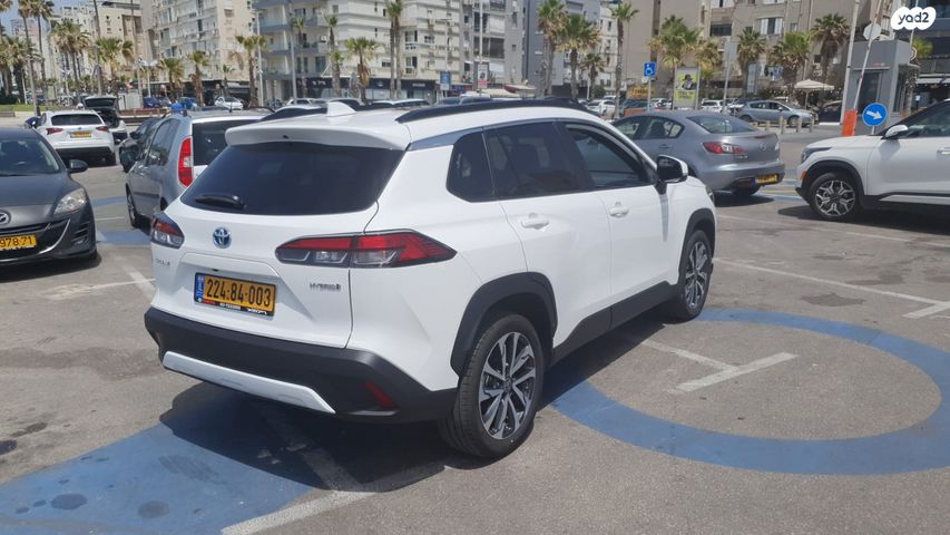 טויוטה קורולה קרוס