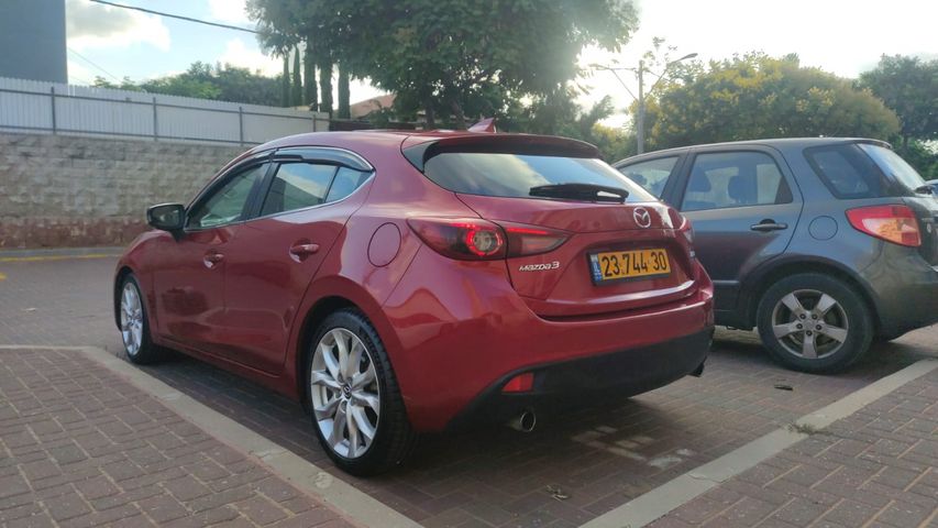 מאזדה 3