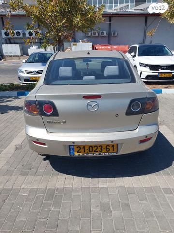 מודעת רכב מאזדה 3